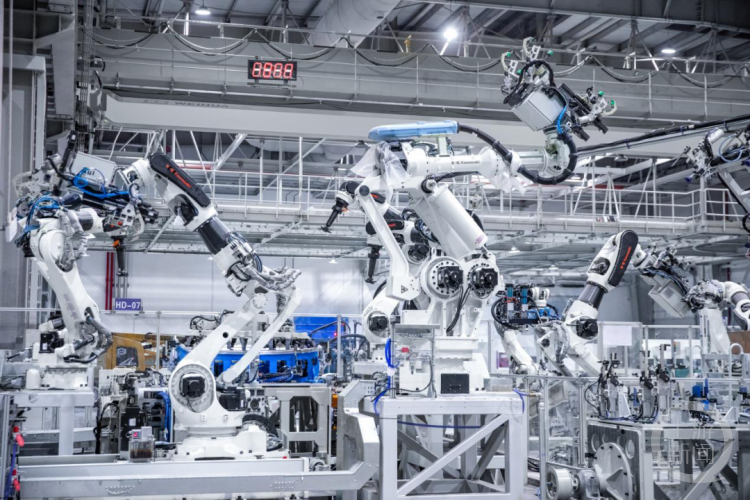 降本增效新标杆 重庆数智工厂如何以大数据服务实现马斯克口中的“不可能”